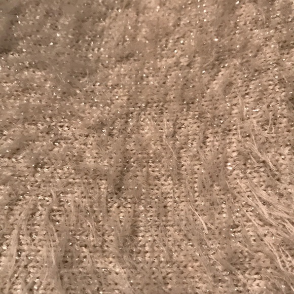 Sweater - Picture 4 of 4